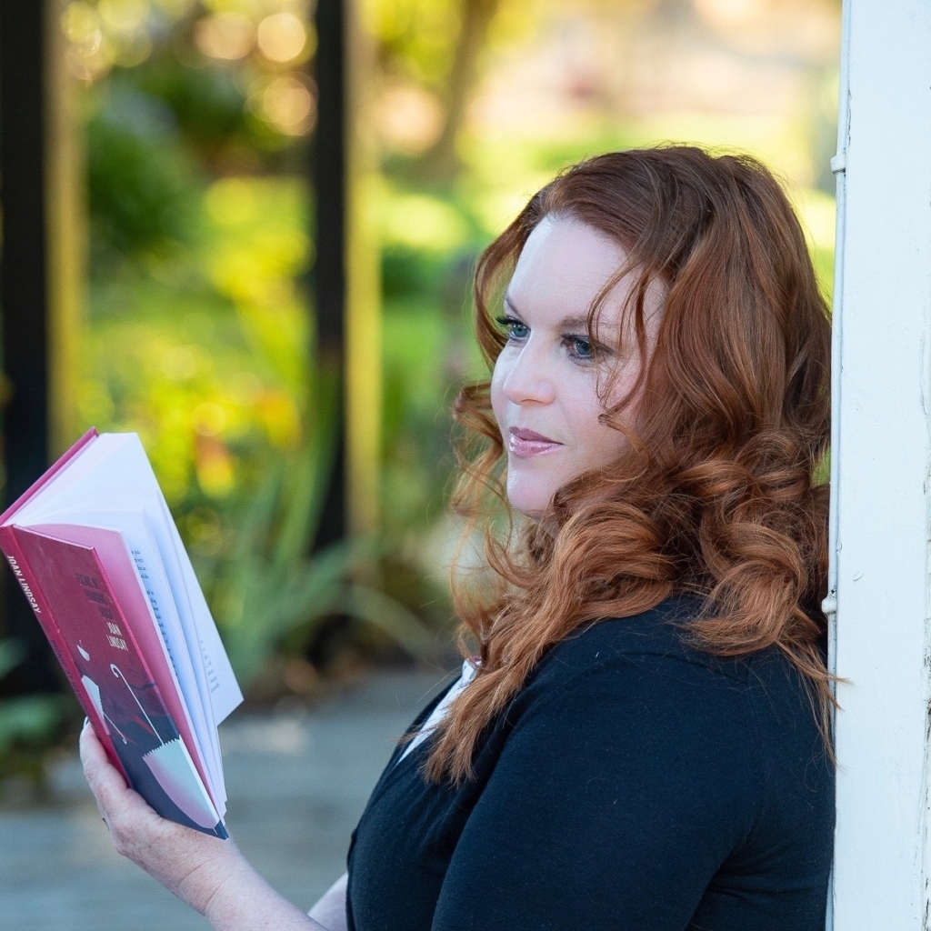 Photograph of author Paula Gleeson