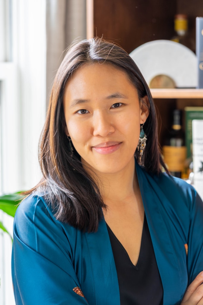 Photograph of author Julie Leong