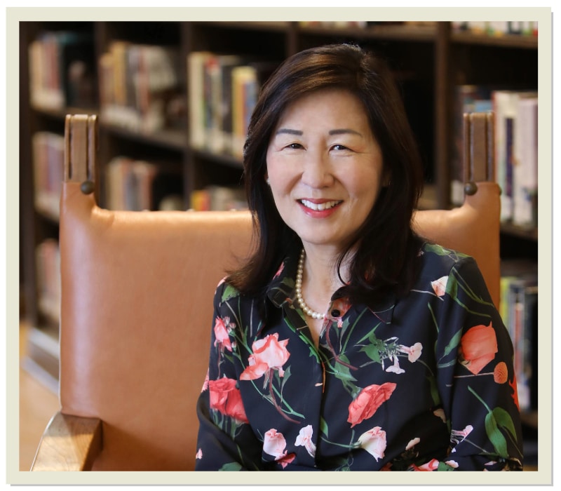 Photograph of author Rosa Kwon Easton